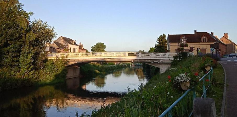 Aux 10 Ponts - Gite Aux Abords Du Fleuve La Somme - La Mer A 30 Min - La Nuit Pour 6 Voyageurs Exteriér fotografie